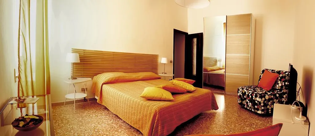 Bed and Breakfast Briciole di Gusto Lecce 2*,  Italia