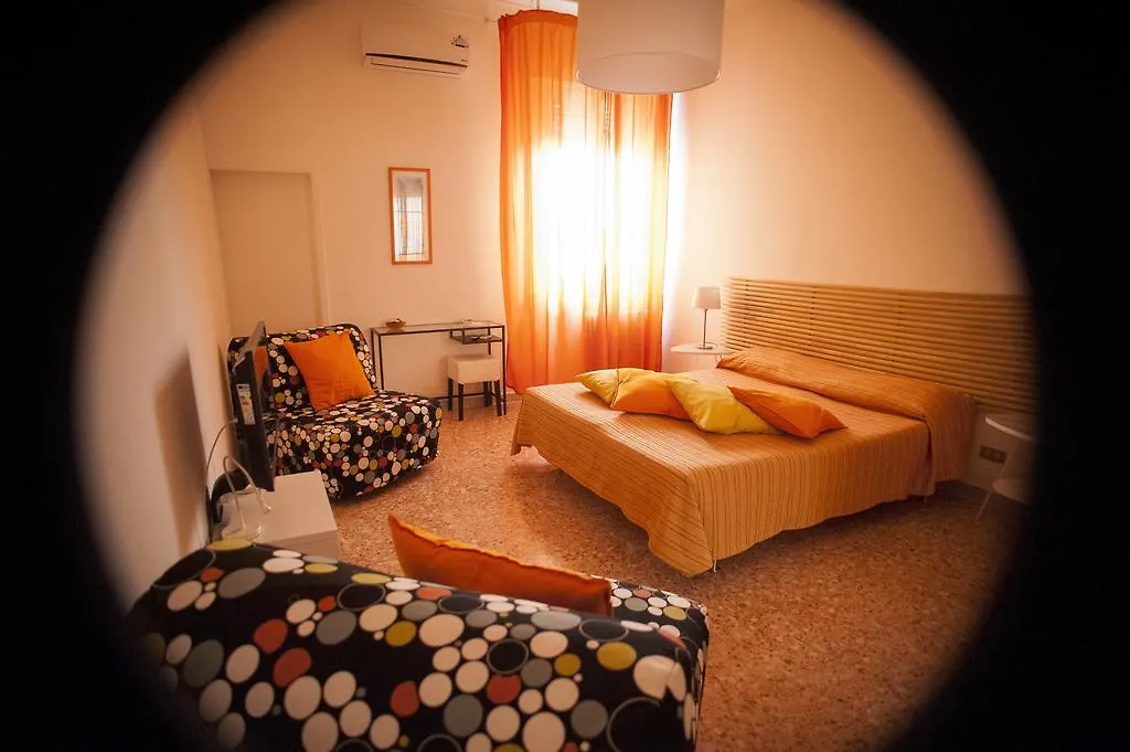 Bed and Breakfast Briciole di Gusto Lecce 2*,