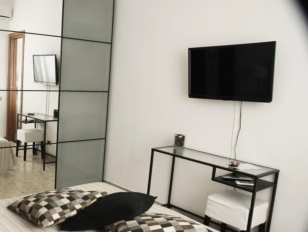 Bed and Breakfast Briciole di Gusto Lecce 2*,  Italia